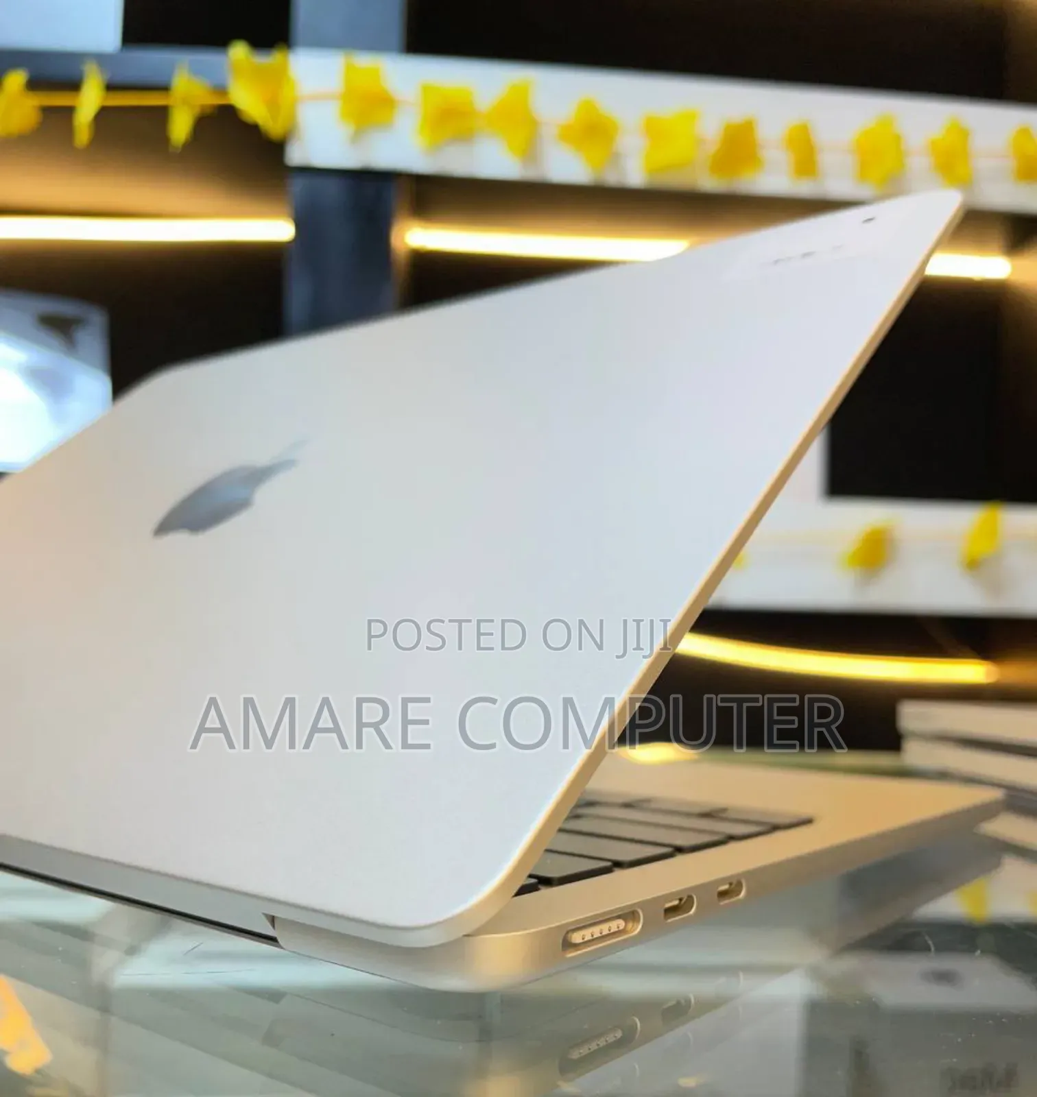 New Laptop Apple MacBook Air 2022 M2 8GB Apple M2 SSD 256GB