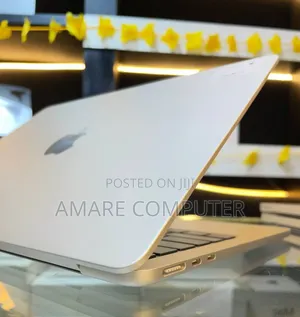 New Laptop Apple MacBook Air 2022 M2 8GB Apple M2 SSD 256GB