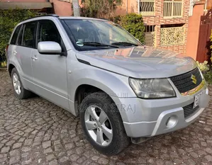 Photo - Suzuki Vitara 2011 Silver