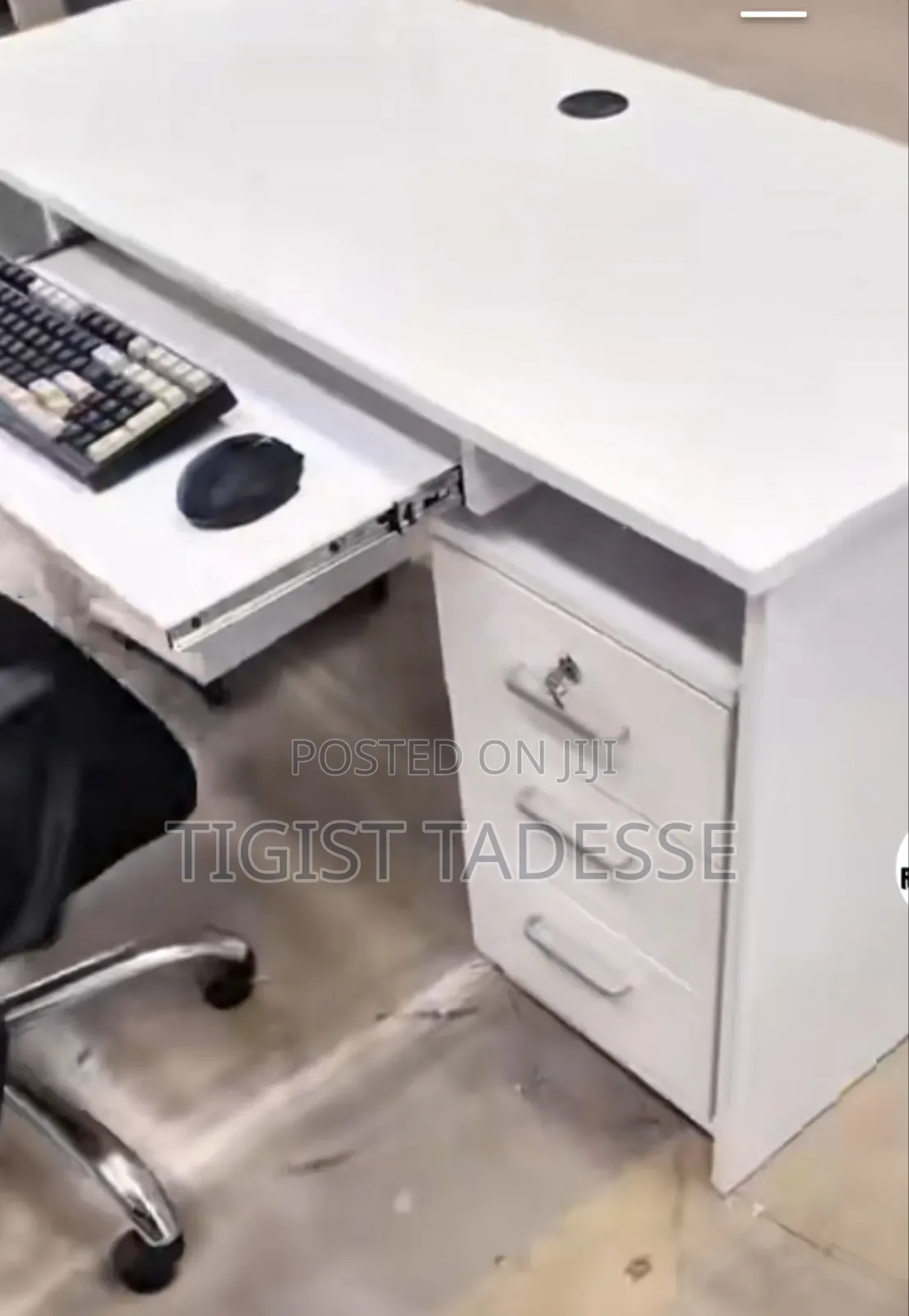 Office Table With Keyboard Drawer and Cpu Holder 60×140cm