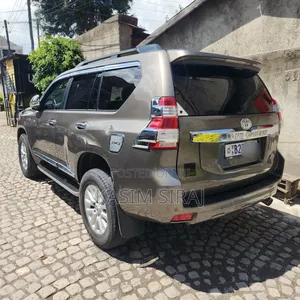 Toyota Land Cruiser Prado 2.8 D-4D 2015 Gray