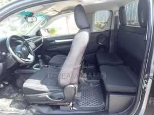 Toyota Hilux 2019 Gray