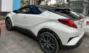 Toyota C-HR Limited FWD 2019 White