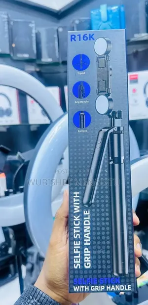 Photo - Selfie Stick With Grip Handle R16k