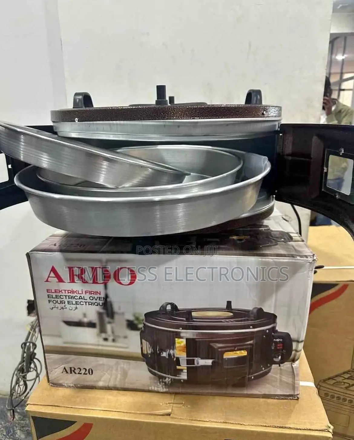Ardo Round Oven – Compact, Powerful Stylish!