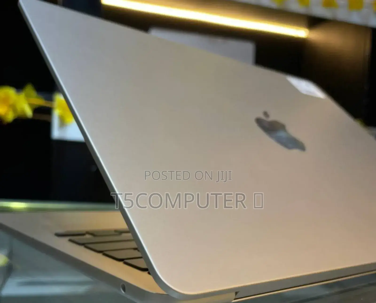 New Laptop Apple MacBook Air 2023 M2 8GB Apple M2 SSD 256GB