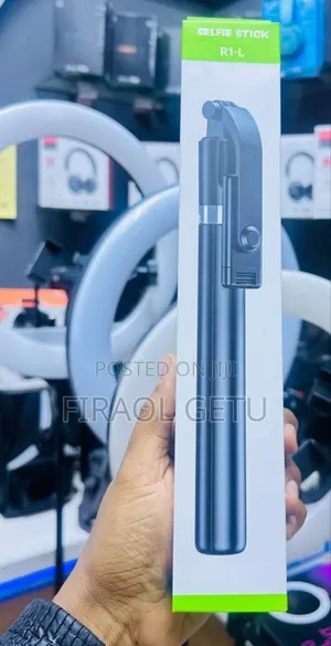 Photo - R1-L Selfie Stick