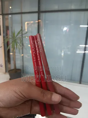 Photo - Savvy Long Lip Liner