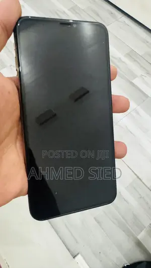 Photo - Apple iPhone XS Max 512 GB Gold