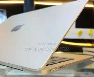 New Laptop Apple MacBook Air 2023 M2 8GB Apple M2 SSD 256GB