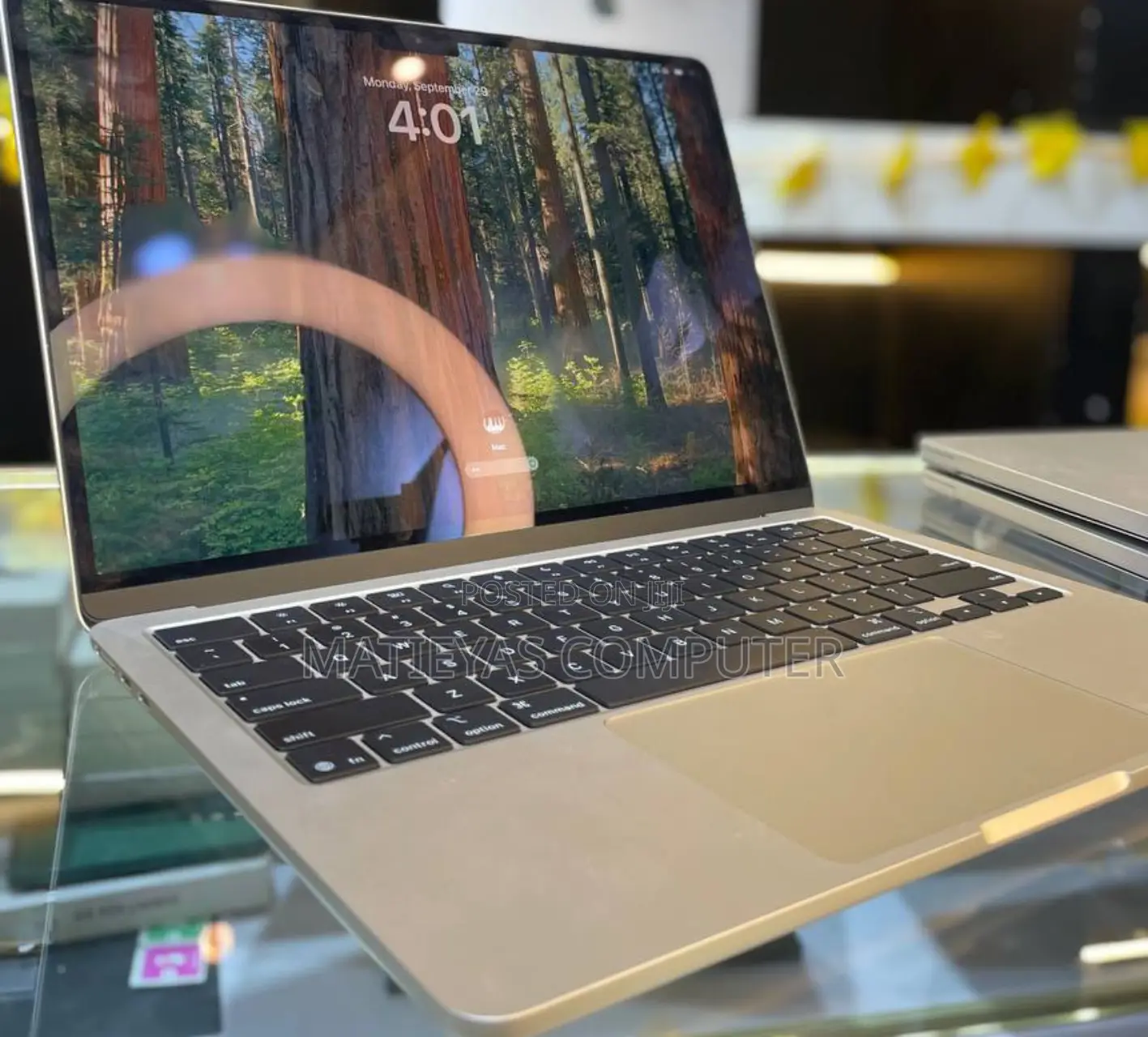 New Laptop Apple MacBook Air 2023 M2 8GB Apple M2 SSD 256GB