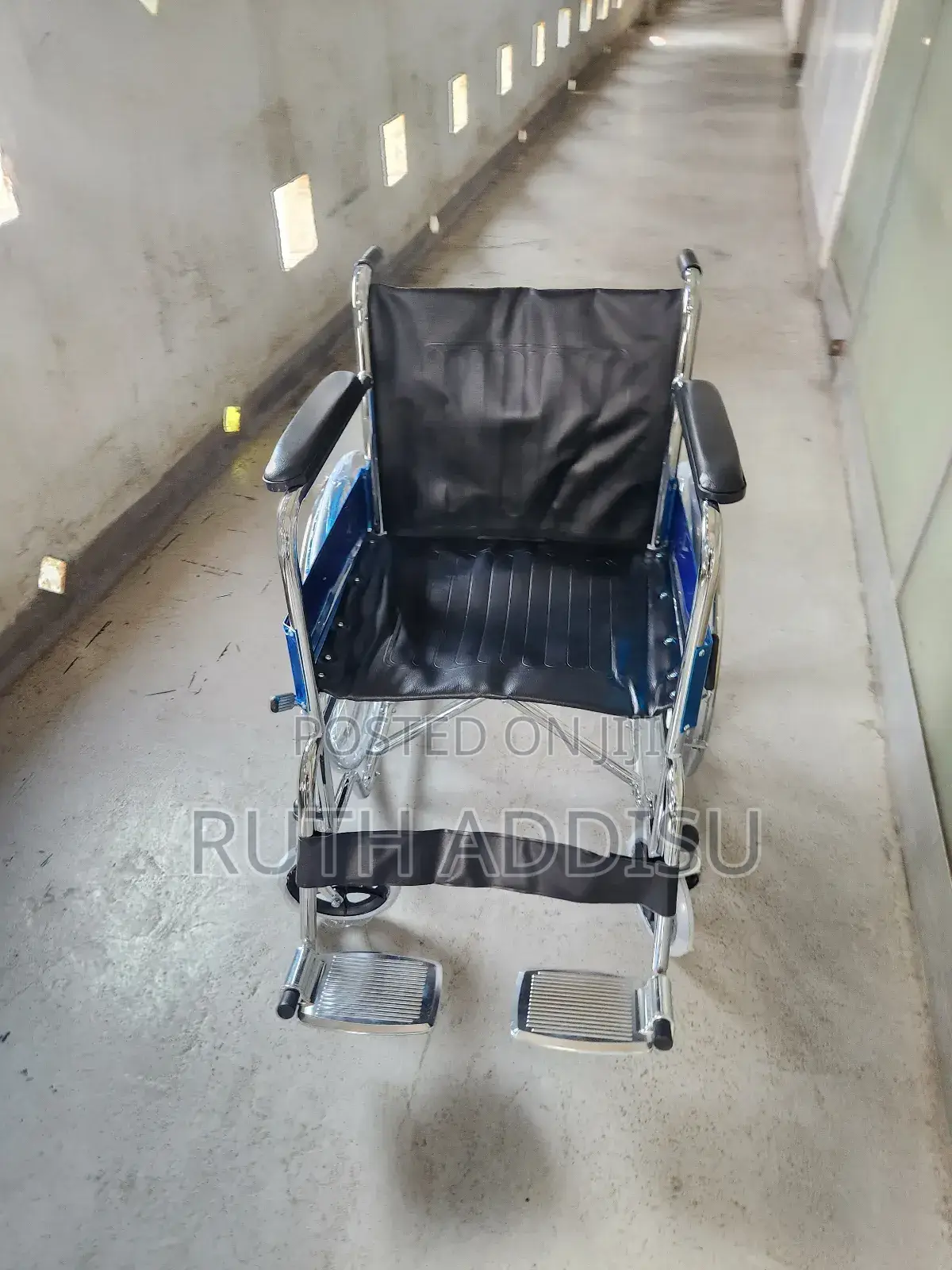 Medical Leather Seat Wheelchair爽脆wheelchair短暫wheelchair Brand New