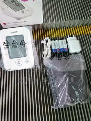 Photo - Digital Blood Pressuer Monitor癲馬medical Blood Pressure Monitor New