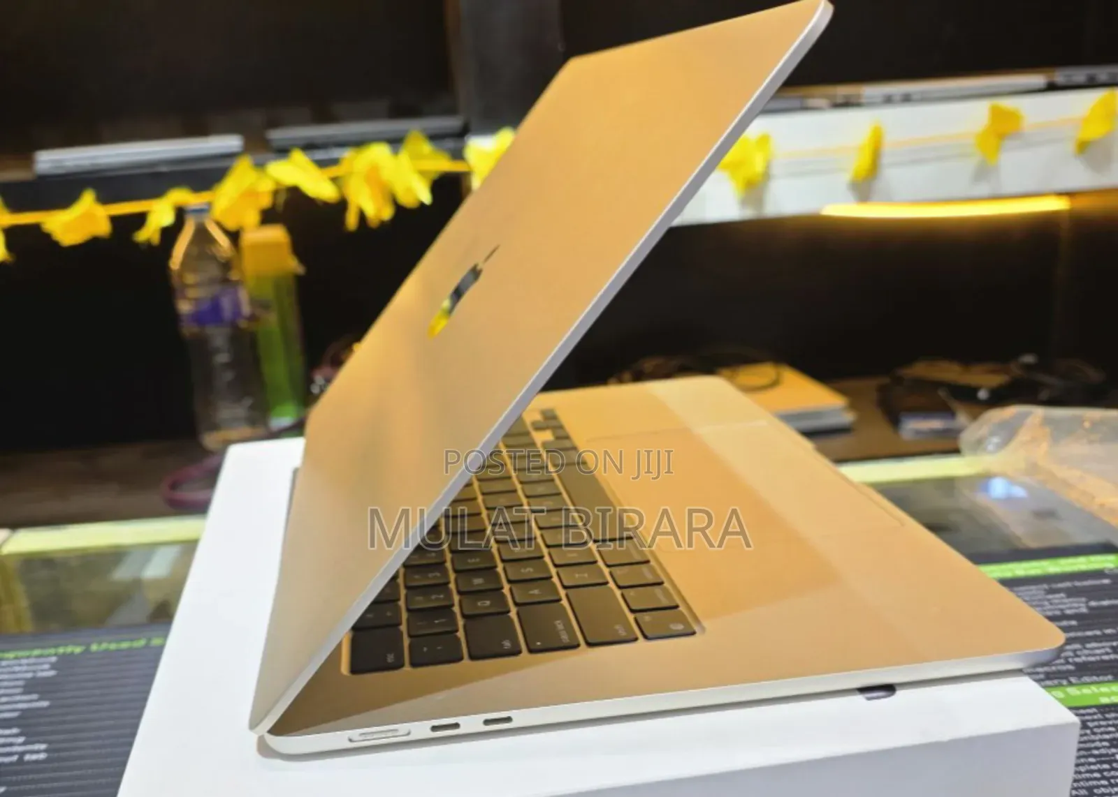 New Apple MacBook Air 2024 M3 15-Inch 8GB Intel Core M3 SSD 256GB