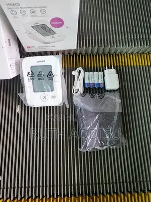 Photo - Digital Blood Pressuer Monitor奔馳medical Blood Pressure Monitor New