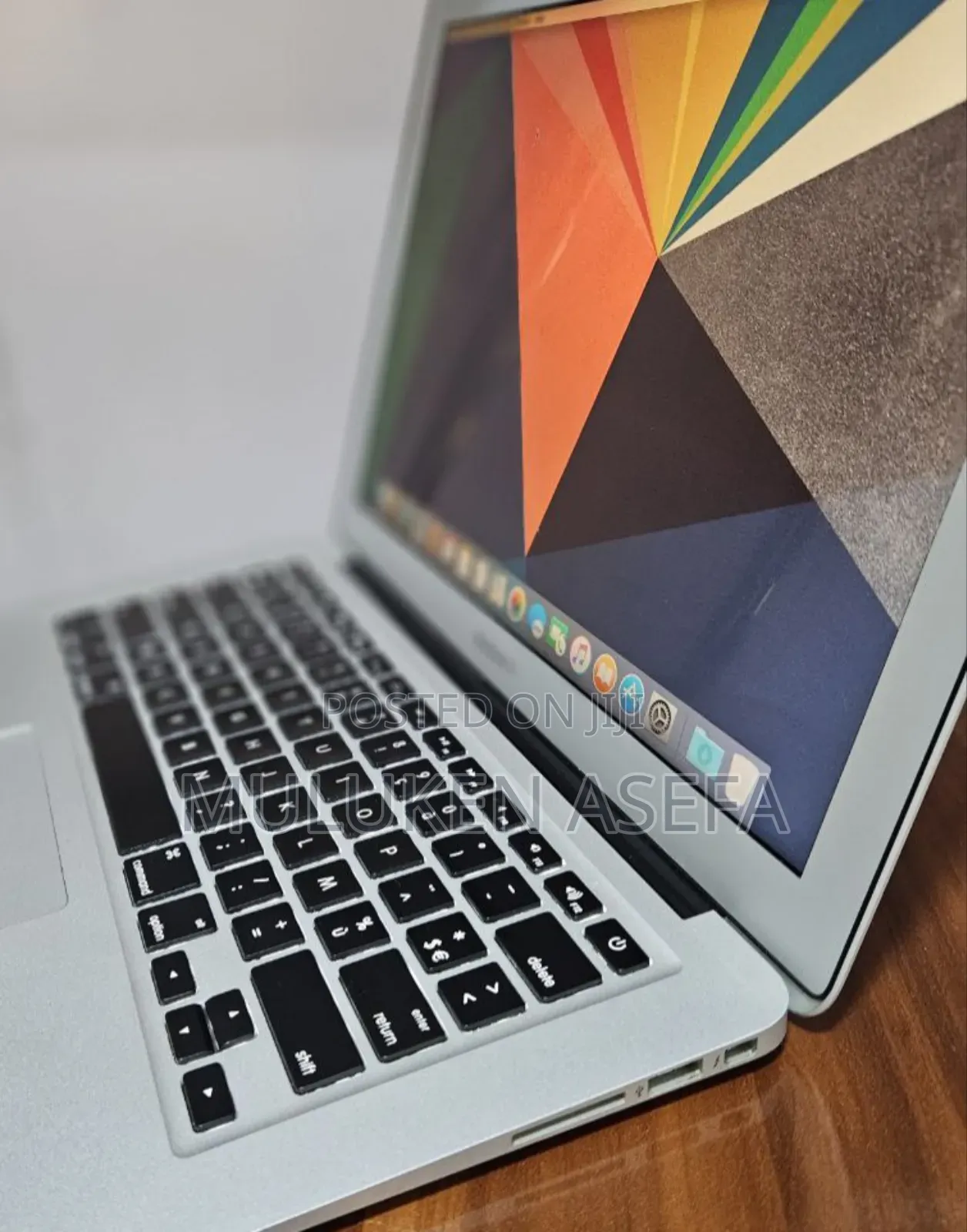 New Laptop Apple MacBook Air 2015 8GB Intel Core I5 SSD 256GB