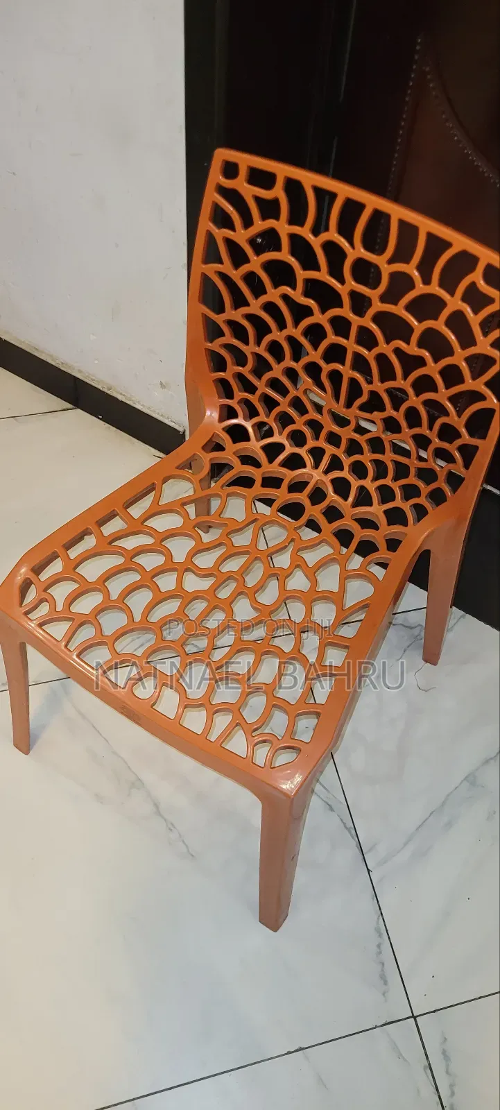 ባለ አራት እግር ጠንካራ [Original Gta ] ፕላስቲክ ወንበር Made in Italy