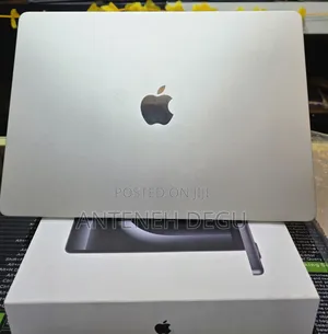 New Laptop Apple MacBook 8GB Apple M3 SSD 256GB