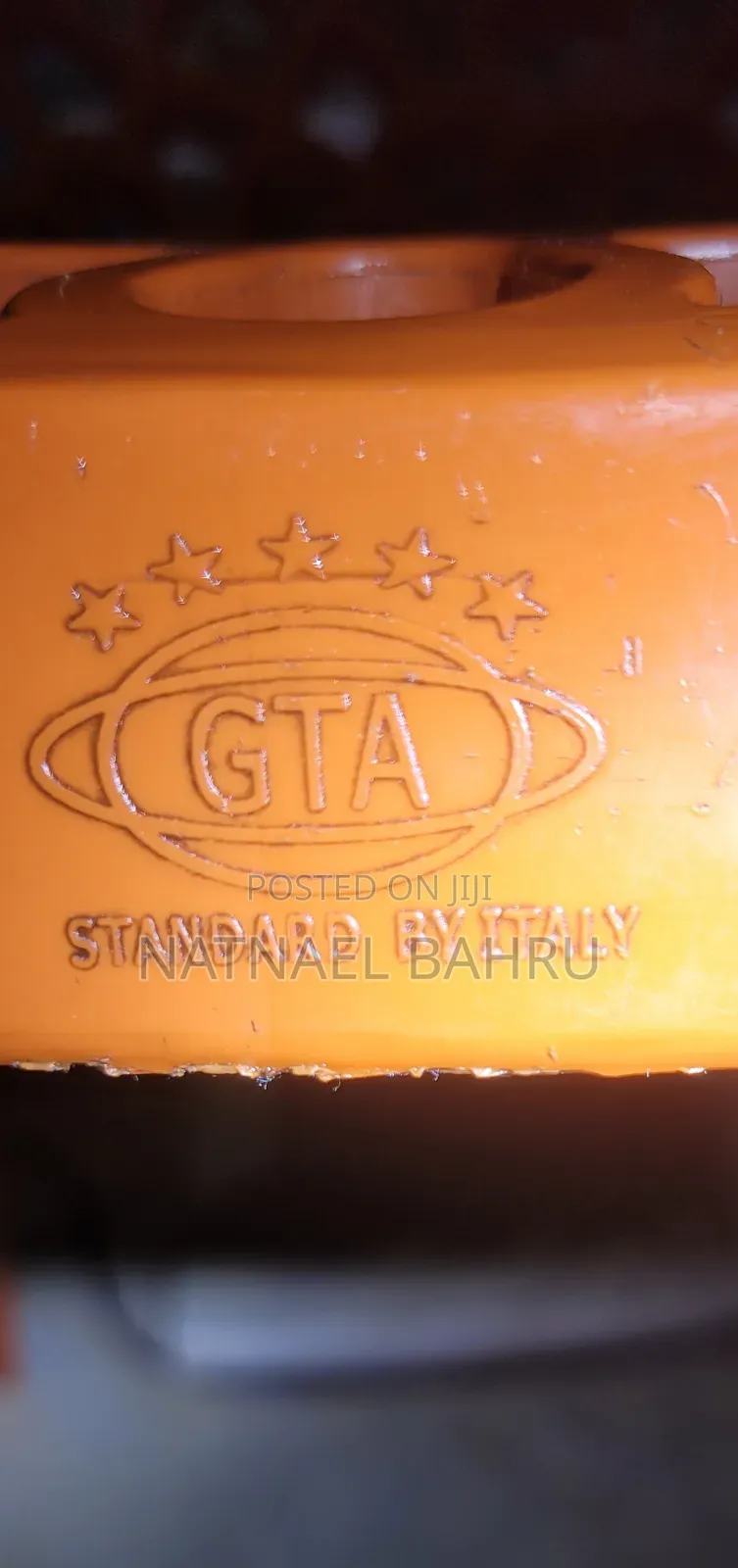 ባለ አራት እግር ጠንካራ [Original Gta ] ፕላስቲክ ወንበር Made in Italy