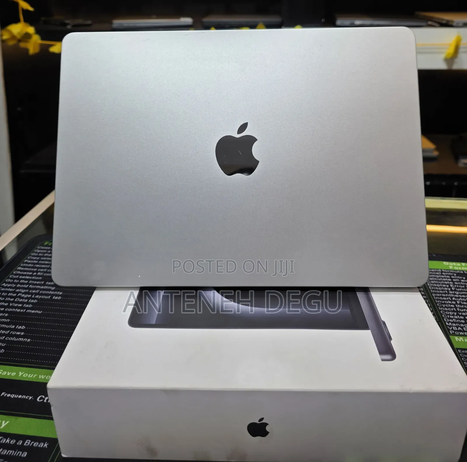 New Laptop Apple MacBook 16GB Apple M2 SSD 256GB