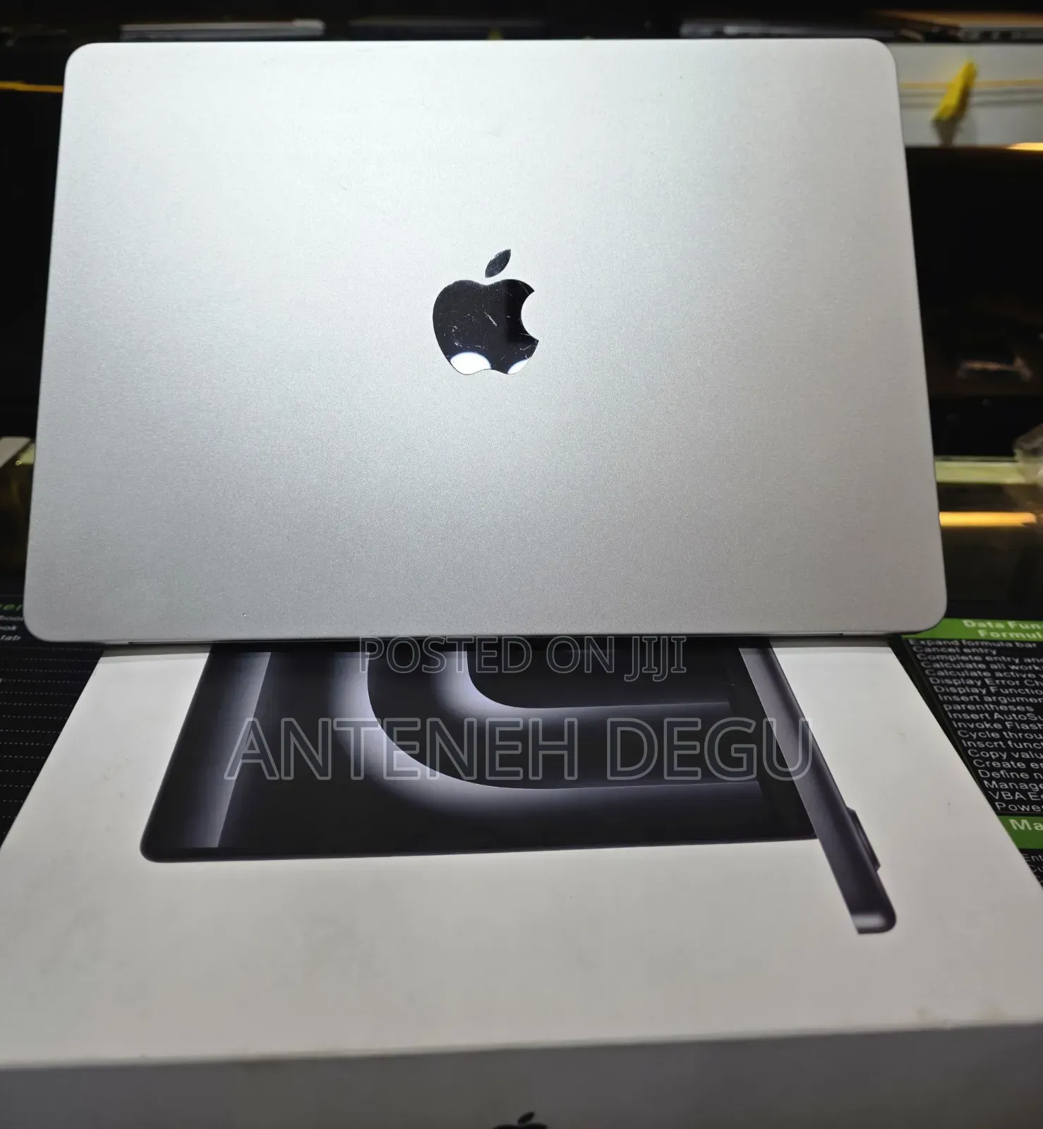 New Laptop Apple MacBook 16GB Apple M2 SSD 256GB