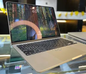 Photo - New Laptop Apple MacBook 8GB Apple M2 SSD 256GB