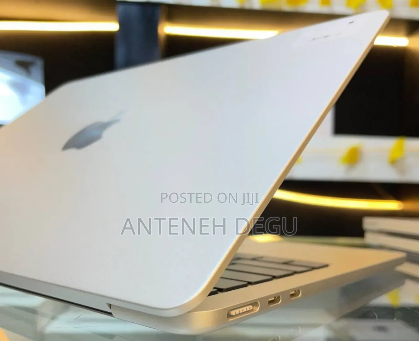 New Laptop Apple MacBook 8GB Apple M2 SSD 256GB