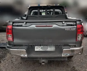 Toyota Hilux 2017 Gray