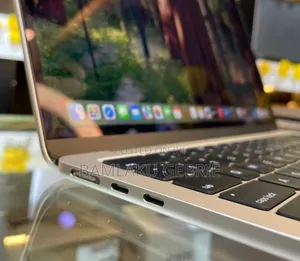 New Laptop Apple MacBook Air 2024 M3 13-Inch 16GB Apple M3 SSD 512GB