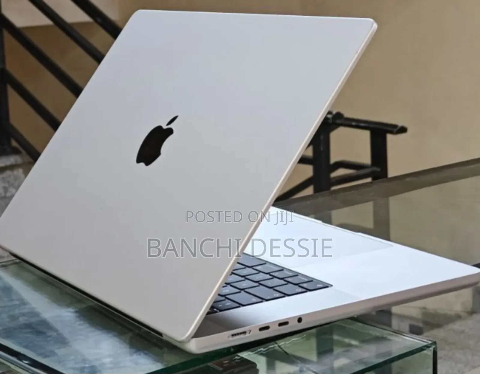 New Laptop Apple MacBook Pro M1 32GB Apple M1 Pro SSD 1T
