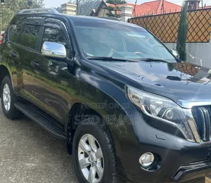 Photo - Toyota Land Cruiser Prado 2016 Matt Black
