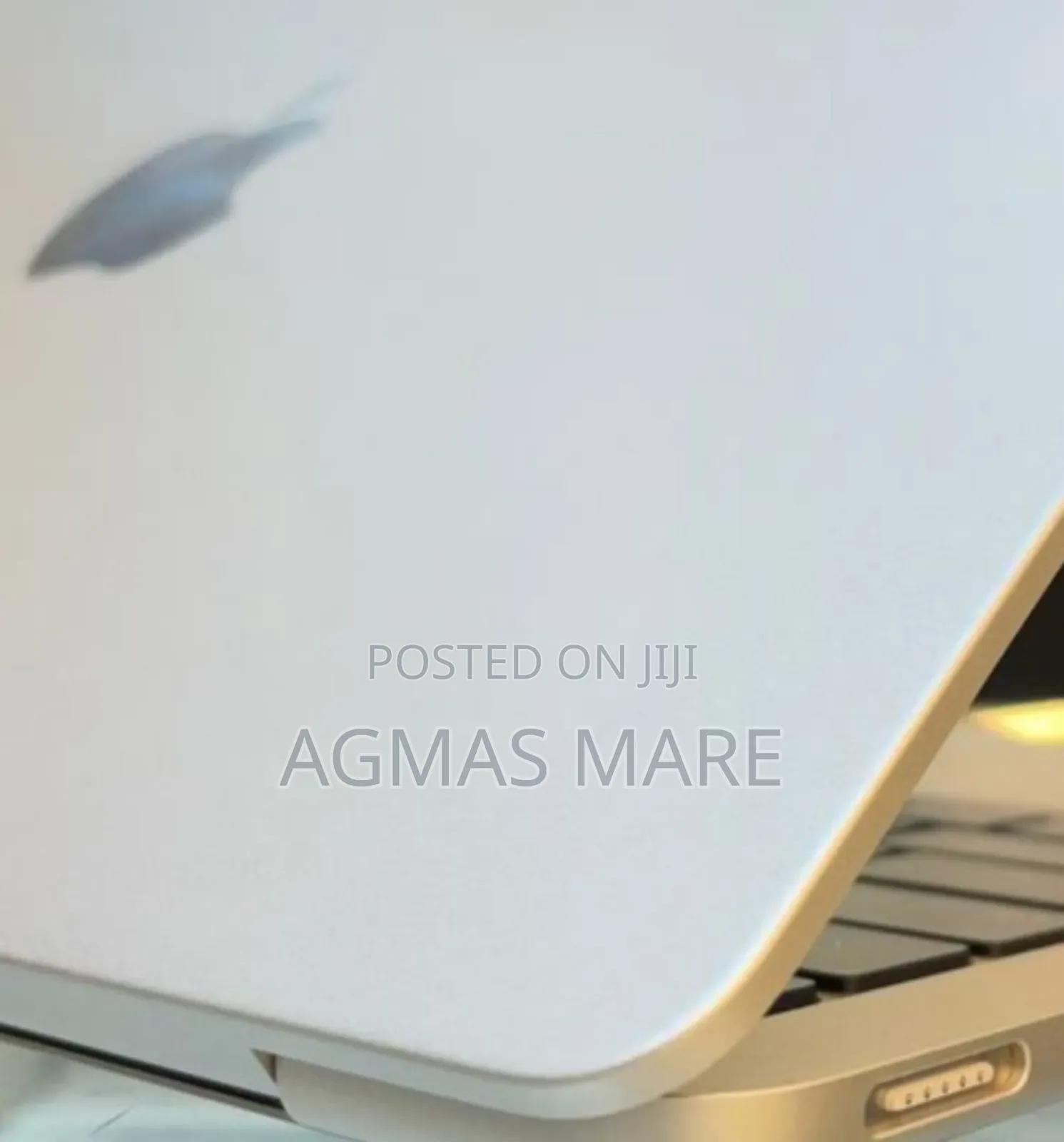 New Laptop Apple MacBook Air 2022 M2 8GB Apple M2 SSD 256GB