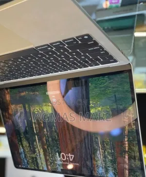 New Laptop Apple MacBook Air 2022 M2 8GB Apple M2 SSD 256GB