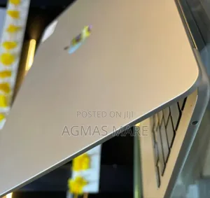 Photo - New Laptop Apple MacBook Air 2024 M3 13-Inch 16GB Apple M3 SSD 512GB