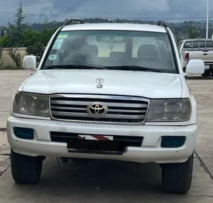 Photo - Toyota Land Cruiser 2006 White