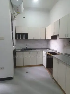 Furnished 5bdrm Villa in አያት አካባቢ, Yeka for sale