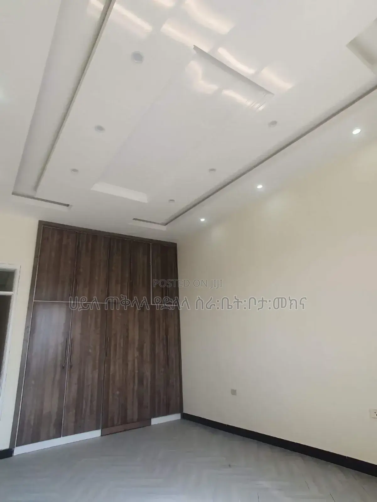 Furnished 5bdrm Villa in አያት አካባቢ, Yeka for sale