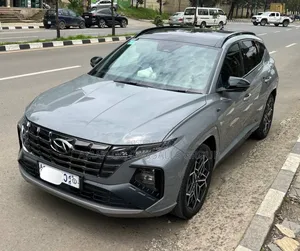 Hyundai Tucson 2022 Purple