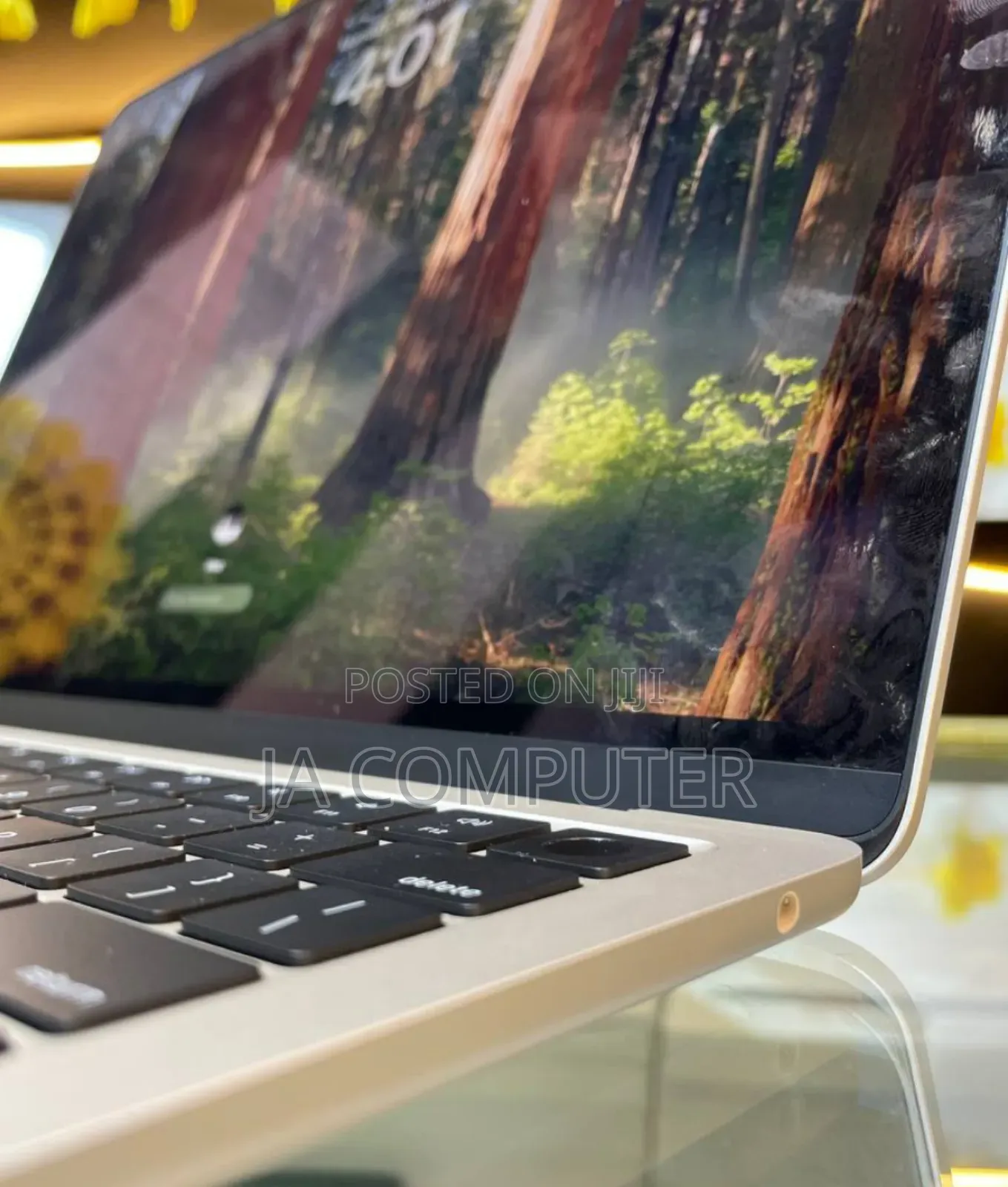 New Laptop Apple MacBook Air 2022 M2 8GB Apple M2 SSD 256GB