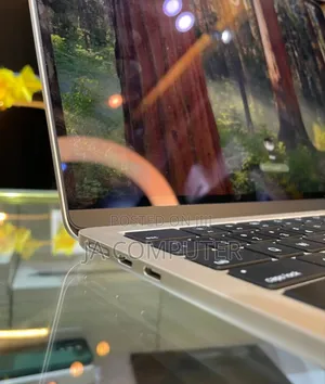 New Laptop Apple MacBook Air 2022 M2 8GB Apple M2 SSD 256GB