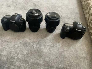 Photo - Canon Cameras