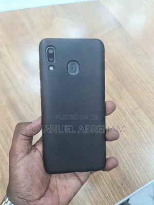 New Samsung Galaxy A20 32 GB Black