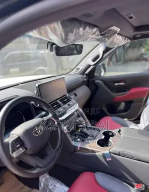 Toyota Land Cruiser 3.3 DT 2022 Black