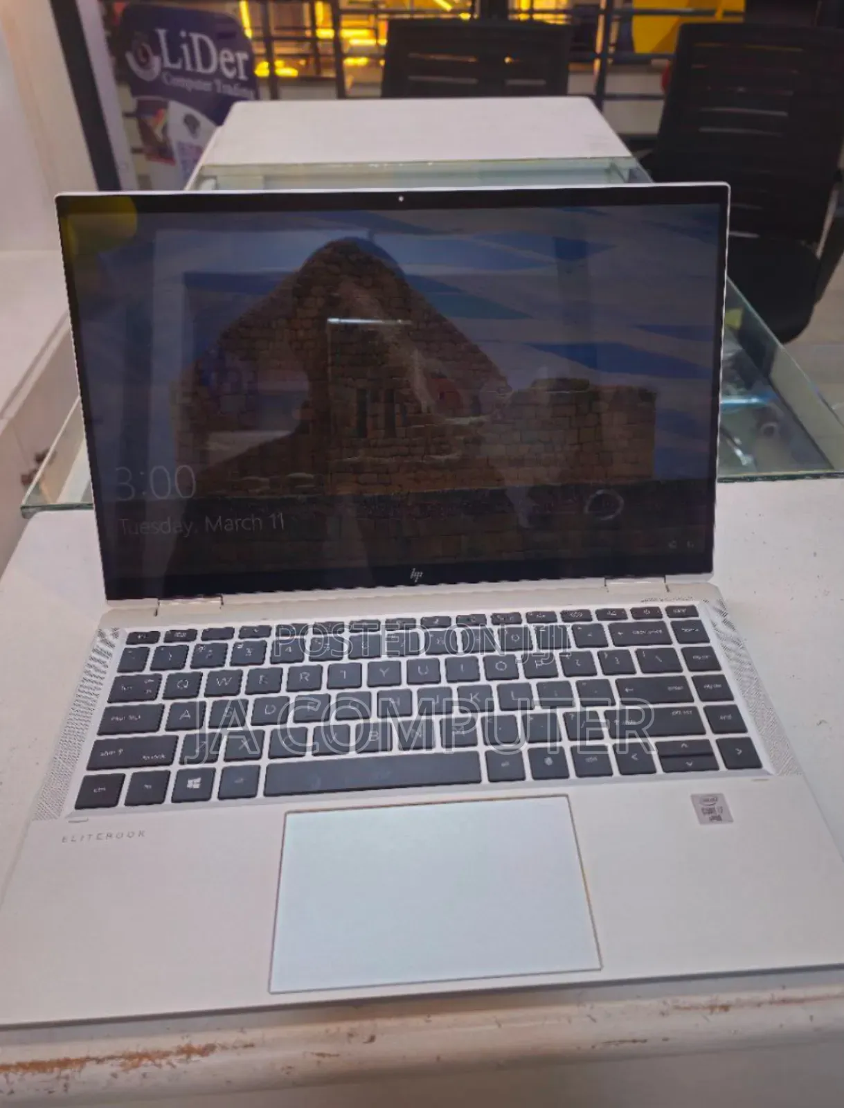 New Laptop HP EliteBook X360 1040 G7 16GB Intel Core I7 SSD 512GB