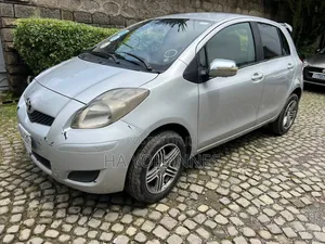 Photo - Toyota Yaris 1.0 VVT-i 2007 Silver