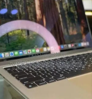 New Laptop Apple MacBook Air 2024 M3 13-inch 16GB Apple M3 SSD 512GB