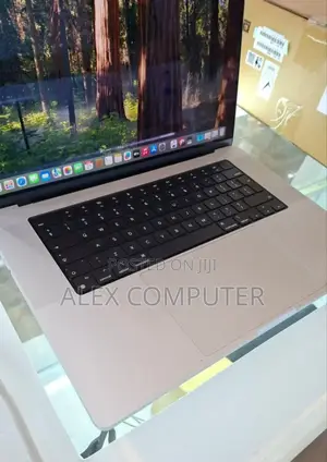 New Laptop Apple MacBook Pro M1 16GB Apple M1 Pro SSD 1T