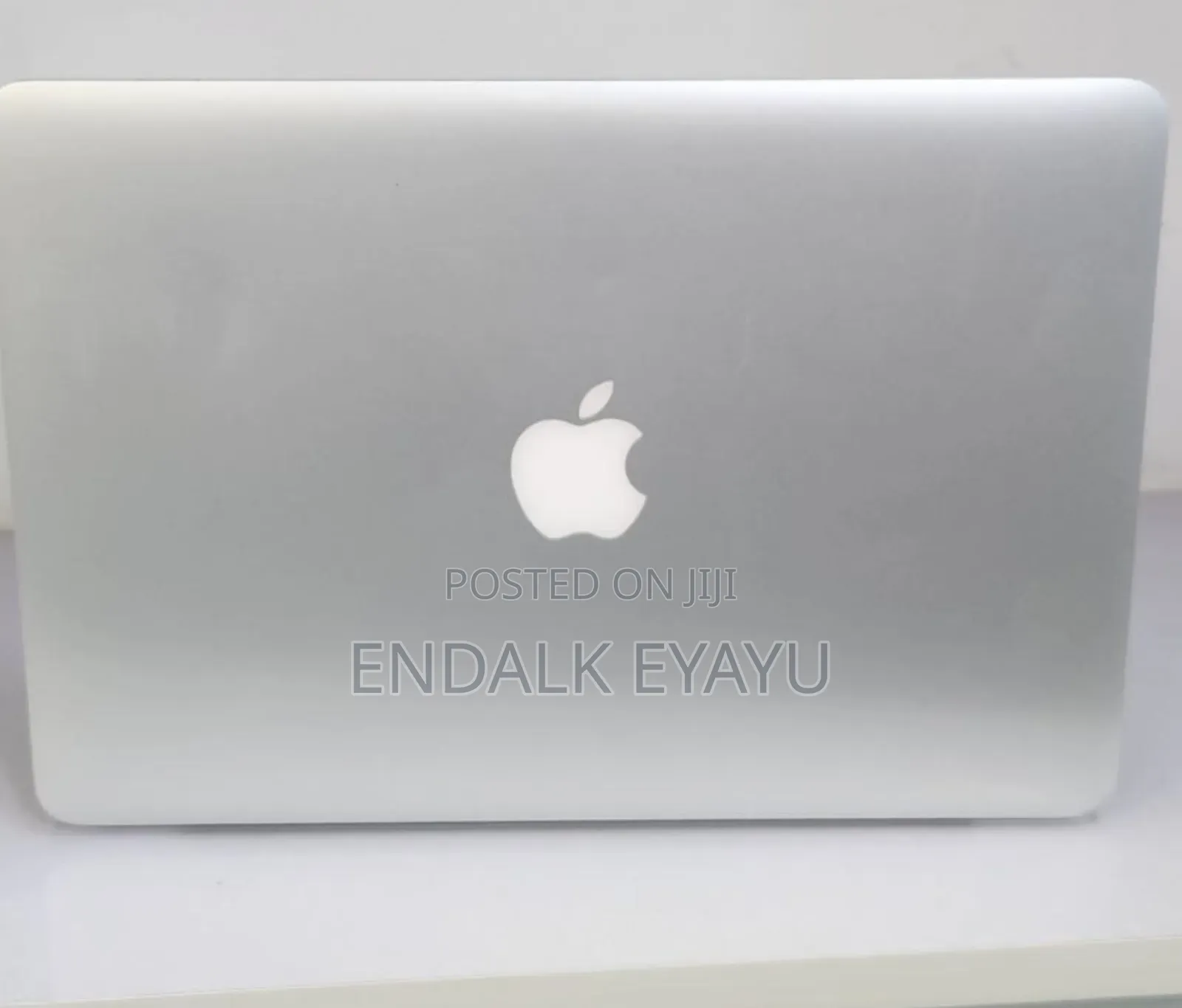 New Laptop Apple MacBook Pro 2015 8GB Intel Core I5 SSD 256GB