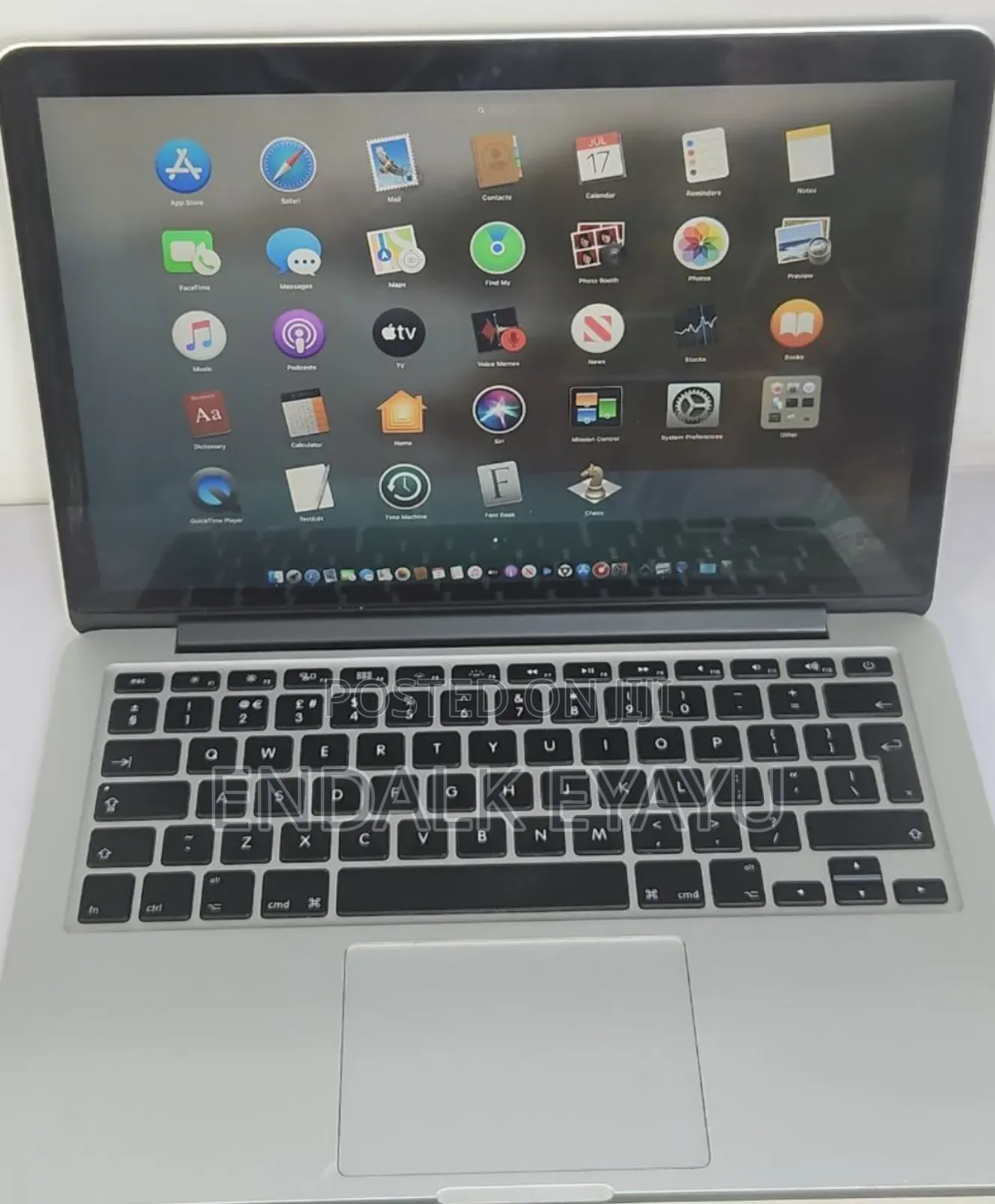 New Laptop Apple MacBook Pro 2015 8GB Intel Core I5 SSD 256GB