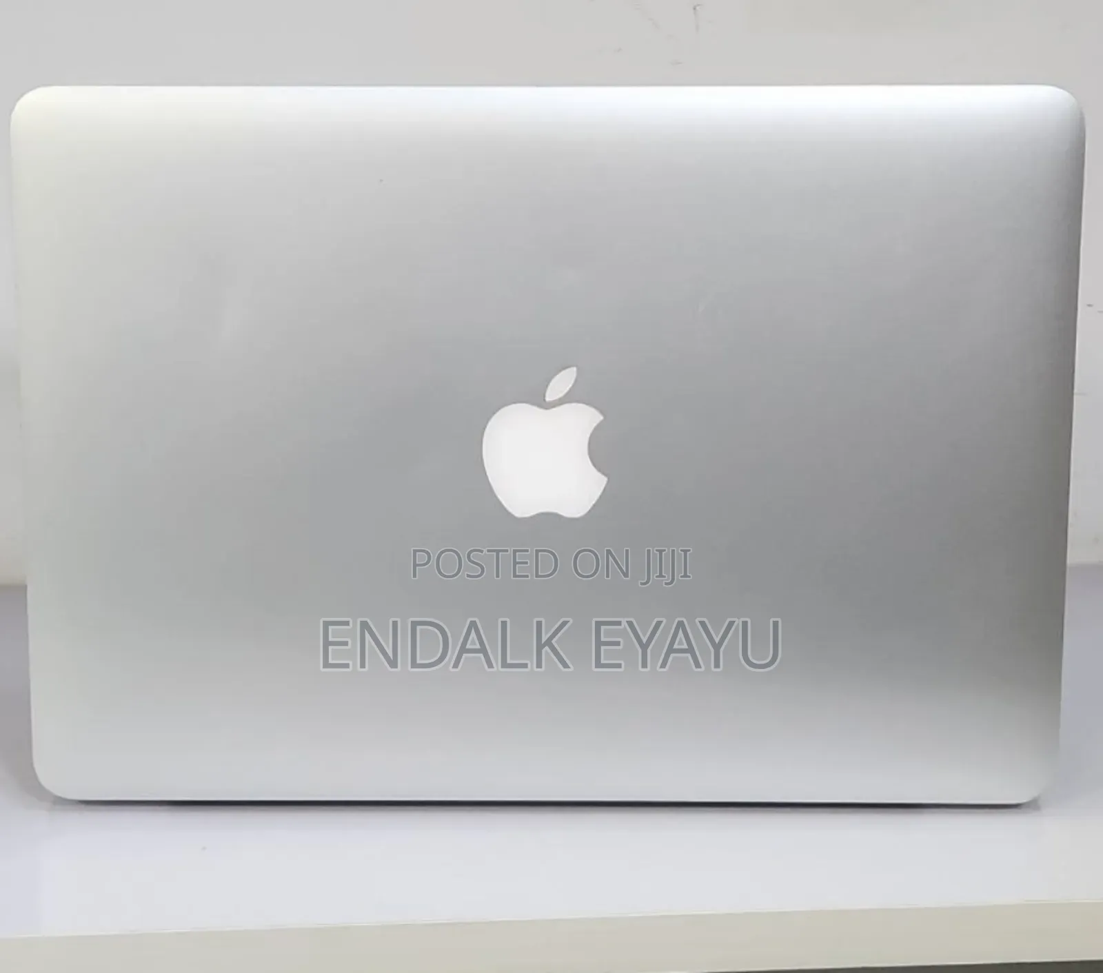 New Laptop Apple MacBook Pro 2015 8GB Intel Core I5 SSD 256GB